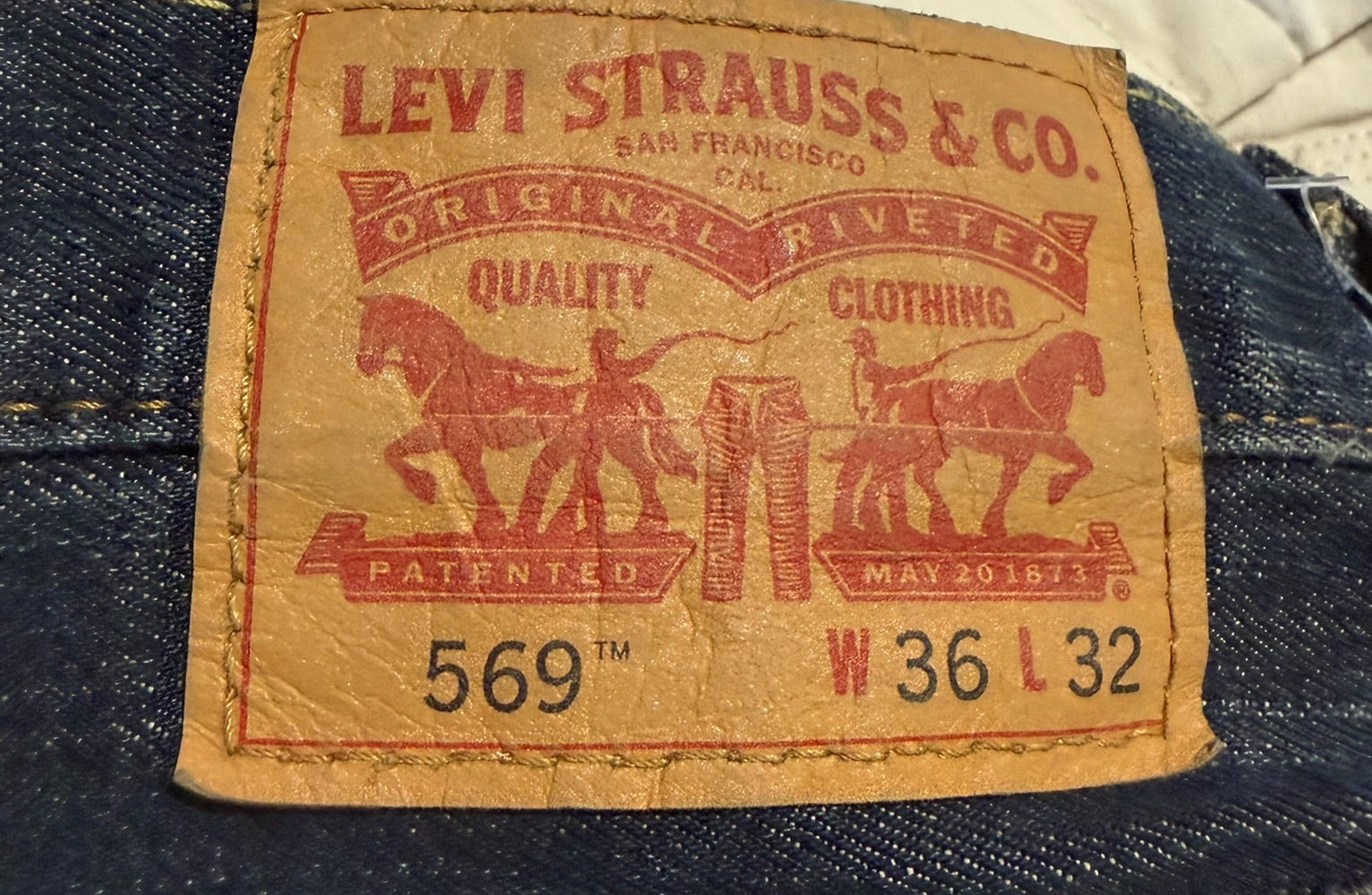 Vintage Levi’s 569 Jeans