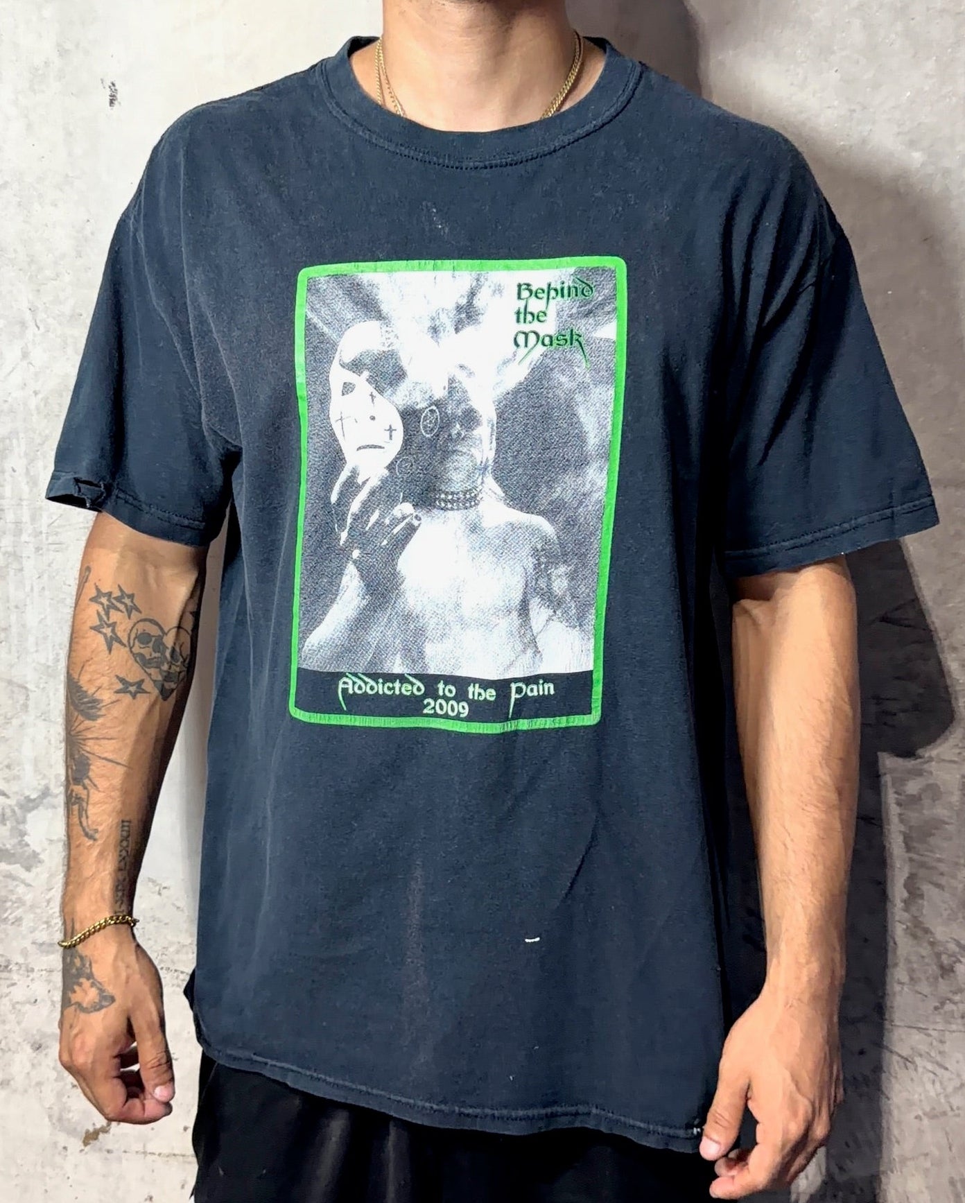 Vintage "Addicted to pain 2009" tee